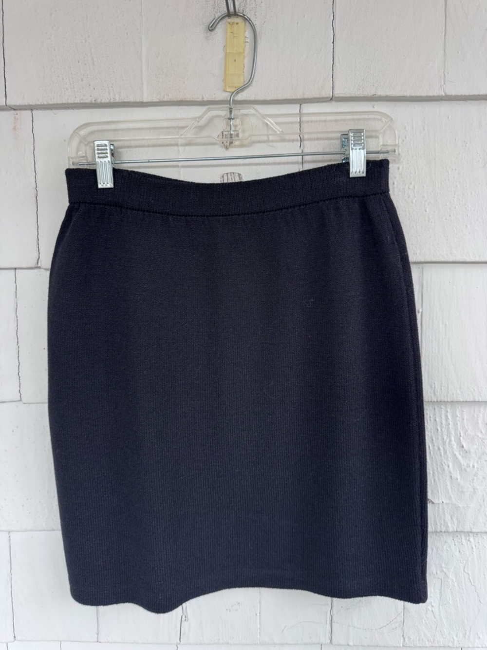 St. John Santana Knit Short Skirt Black size 4